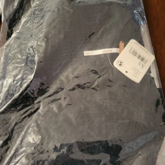 Free People H2O pullover Black Womens - Picture 4 of 4